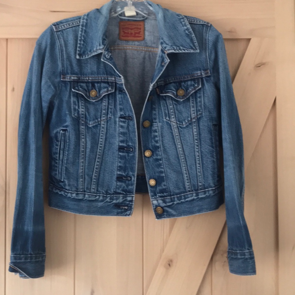 Used Levi Denim Jacket extra small!!!